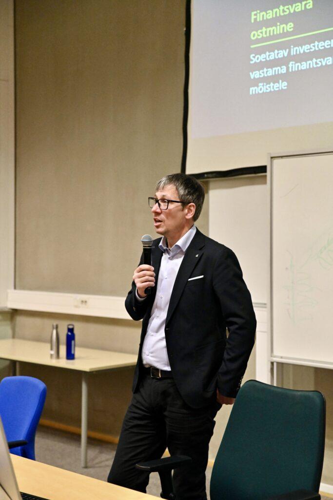 Ranno Tingas viimas läbi koolitust nimega Kohting Maksudega.